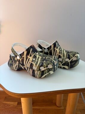 Platform Camo print Crocs W6